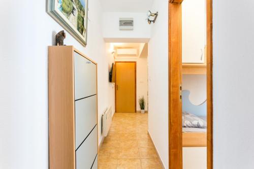 Apartment Postira 2948b - image 3