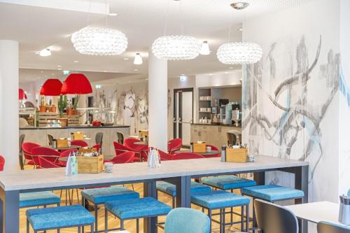 อาหารและเครื่องดื่ม, ฮอลิเดย์ อินน์ - เดอะ นิว ฟรานซ์ เวียนนา บาย IHG (Holiday Inn - the niu, Franz Vienna By IHG) near ดานูบทาวเวอร์