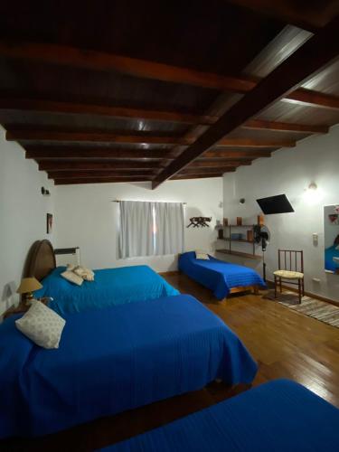 One-Bedroom Apartment image 9