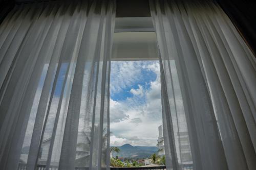 มงตาญ รีเจนซี (Montagne Regency) in กำปอต