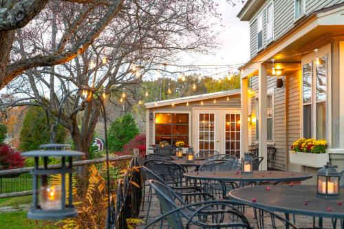 บริการและสิ่งอำนวยความสะดวก, วิตนีย์ อินน์ (Whitney's Inn) in แจ็คสัน (NH)