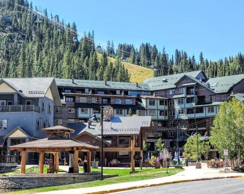 Ski-in Ski-out Condo At Zephyr Mountain Lodge 1518 - Winter Park, CO