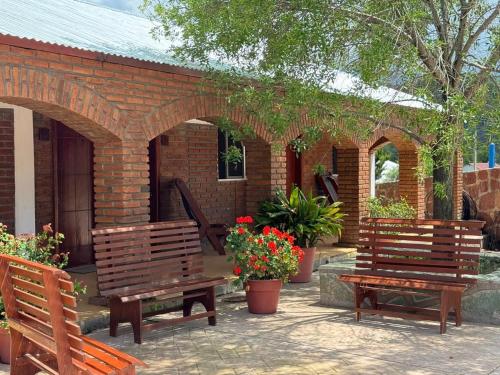 Hotel Posada Doña Celes (Hotel Posada Dona Celes) in Cerocahui (Chihuahua)