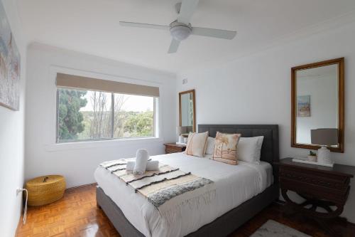 Beachside Clovelly Living w Parking 50m to Beach - image 9