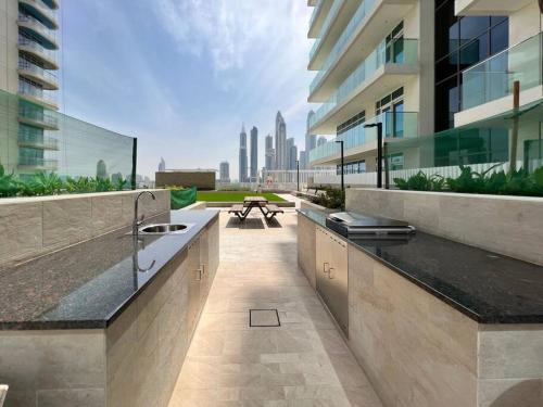 FIRST CLASS 1BR Stunning Marina & Palm View, Dubaj (fotografie 2)