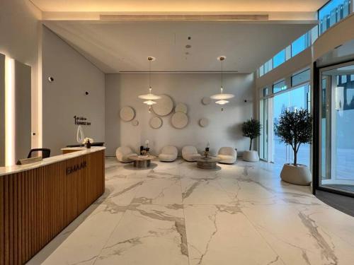 FIRST CLASS 1BR Stunning Marina & Palm View, Dubaj (fotografie 7)