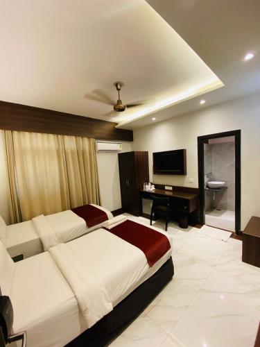 Hotel Aman Palace – Delhi, NY