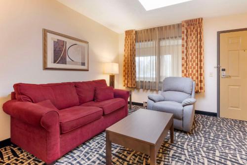 Quality Inn & Suites Mayo Clinic Area - image 11