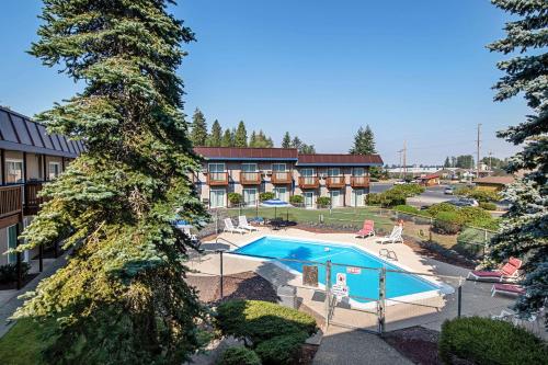 Rodeway Inn - image 7