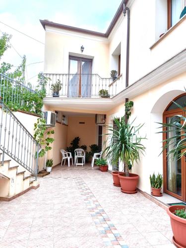  Giarranas House - Apartment with coutyard in Villacidro