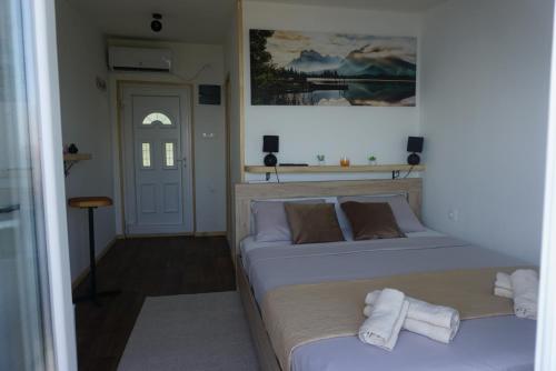 1 queen bed