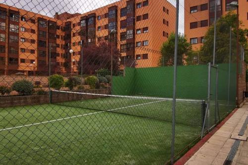 Cozy apartment with parking, gym, pool and padel - Pirra, Madrid (Foto 6)