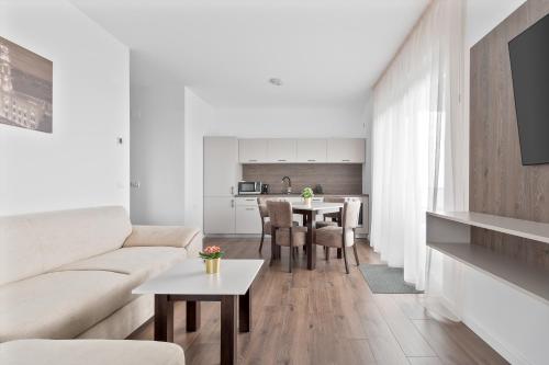Lisabona Flat, Oradea