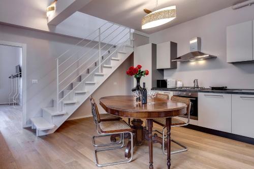 Francesco Apartment by Mamo Florence