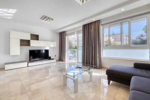 Three-Bedroom Apartment image 9