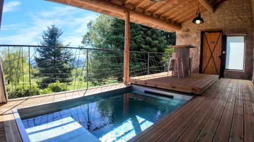 Les Fermes de Manat gîte romantique avec piscine balnéo et sauna - Luriecq