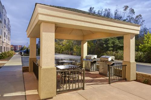 Candlewood Suites Milwaukee Airport - Oak Creek by IHG in Greendale, USA