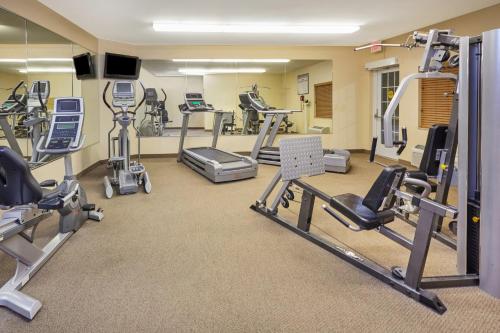 Candlewood Suites Milwaukee Airport - Oak Creek an IHG Hotel - main image