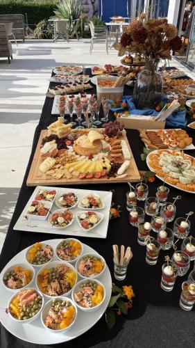 Utvendig, WOT Ericeira Surf Social in Ericeira