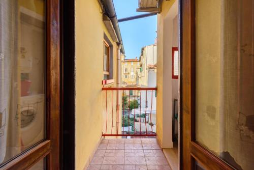 One-Bedroom Apartment image 8