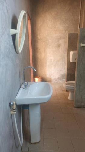 ［ナム カン リバー］アパートメント（m²）｜ 1ベッドルーム／1バスルーム (A bedroom in a local area) in ルアンプラバーン（ルアンパバーン）