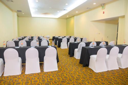 607624089 Holiday Inn Tijuana Zona Rio by IHG