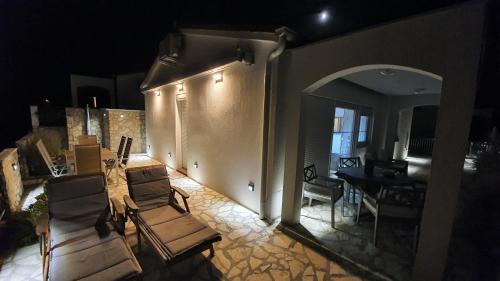 Erkély/terasz, HIŠA MANDRE (HISA MANDRE) in Kukljica