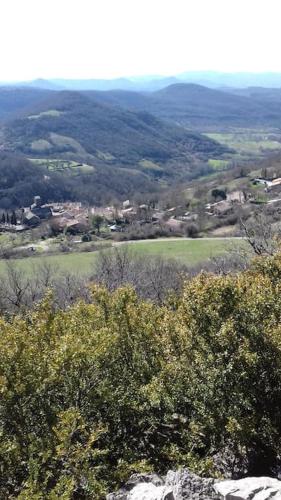 Maison de village dans hameau calme in Dio-et-Valquieres