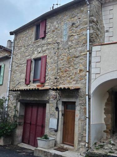 Maison de village dans hameau calme in Dio-et-Valquieres