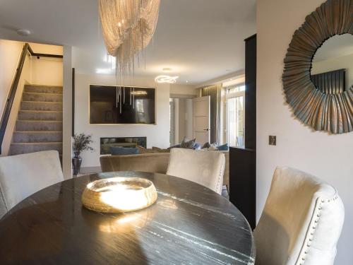 Зовнішній вигляд готелю, Arran Shores Luxury Shorefront Suite 1 in Лемлеш