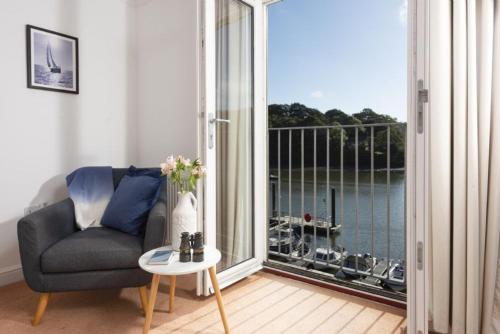 Exterior view, Waterfront House in Malpas (Cornwall)