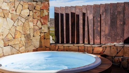 Karstais baseins, Aquila Private Game Reserve in Tauvsrivera
