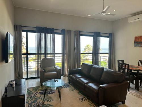 Townhouse T1, Relax Waterfront in Bijilo