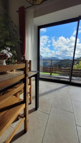 Maison La Valdiane vue lac et montagne in Rousset