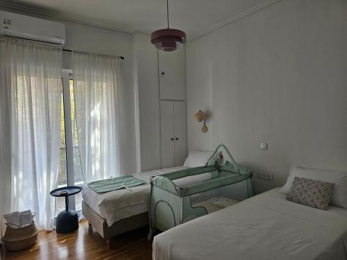 Unique 2BD Design Apt with airconditioning near Acropolis, Athens (photo 2)
