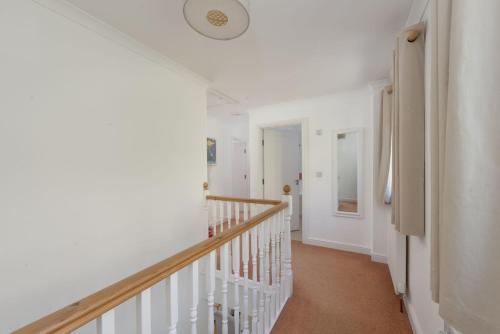 Waterfront House - image 14