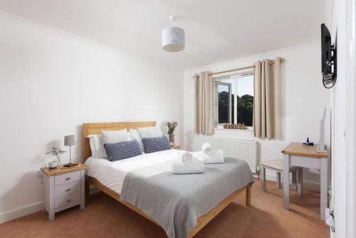 Waterfront House - image 2