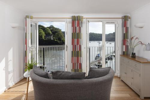 Waterfront House - image 8