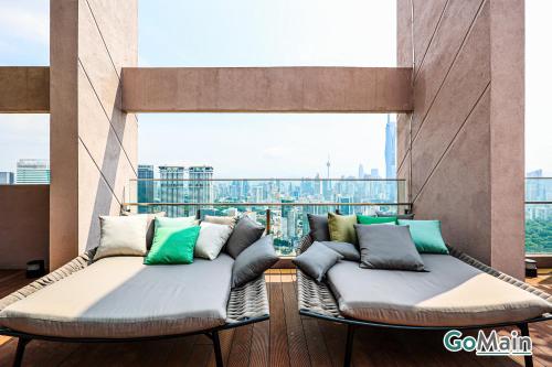 Sky Pool Suites KL Sentral - Riveria City near ERL Railway Station - KL Sentral