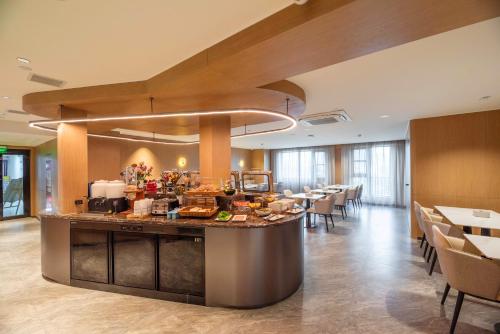 Zprime Zhishang Zhenxuan Hotel Xi'an Tangdu Hospital Banpo Subway Station in Baqiao District