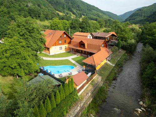 Cabana Sargetia in Batiz