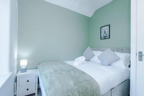 NEW! 4-Bed Home in Manchester by 53 Degrees Property, Ideal for Business & Long Term Contractor Stays, Sleeps 10!, Манчестер (фото 10)