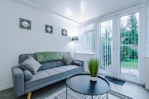 NEW! 4-Bed Home in Manchester by 53 Degrees Property, Ideal for Business & Long Term Contractor Stays, Sleeps 10!, Манчестер (фото 5)