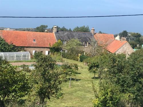 Viesnīcas āriene, La route du phare in Fermanville