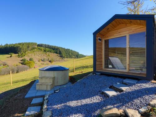 Karstais baseins, Holiday Cabins in Cotormani