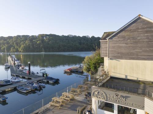 Waterfront House - image 12