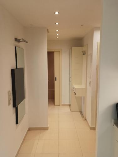Modern Room in Prague 6, Prague (photo 5)