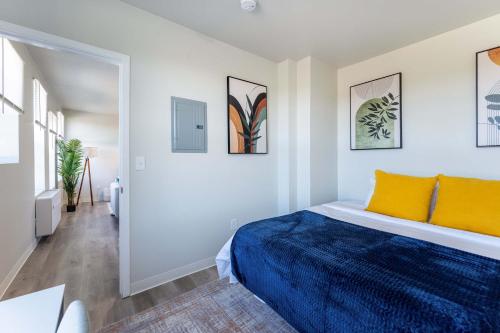 2BR Exclusive Retreat Near Henry Ford detail