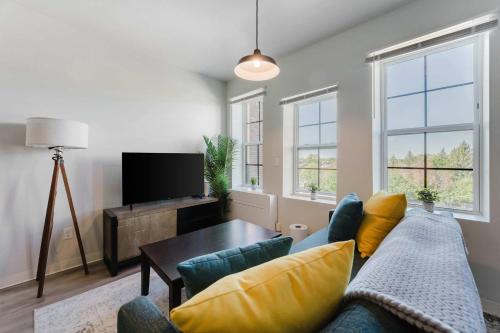 2BR Modern Retreat Near Henry Ford thumb 2