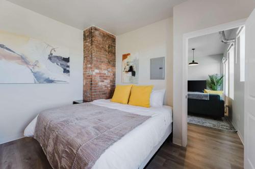 2BR Modern Retreat Near Henry Ford thumb 3